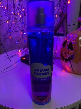 Ariana Grande Blue-Purple Cloud Mist